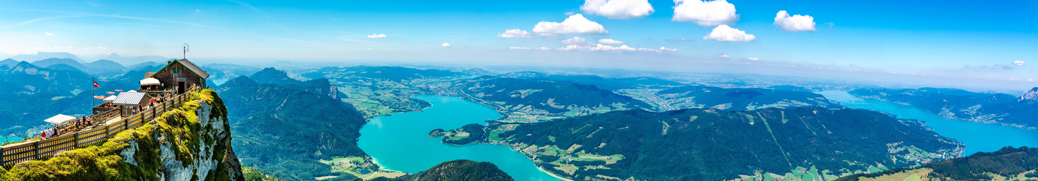 Panoramablick vom Gipfel der Schafbergspitze über Mondsee und Attersee, Salzkammergut, Österreich