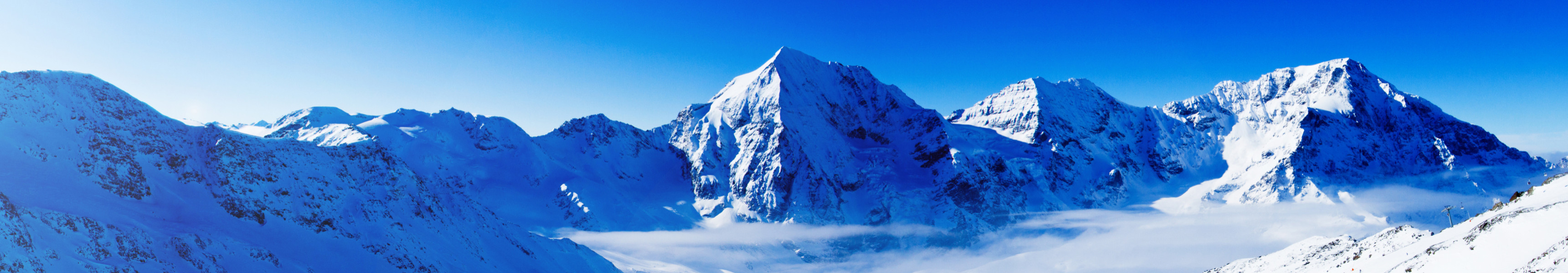 Berglandschaft bei Sonnenschein 