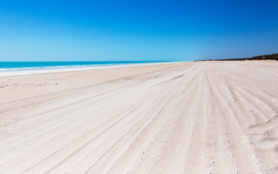 Strandabschnitt des Eighty Mile Beach in Australien 
