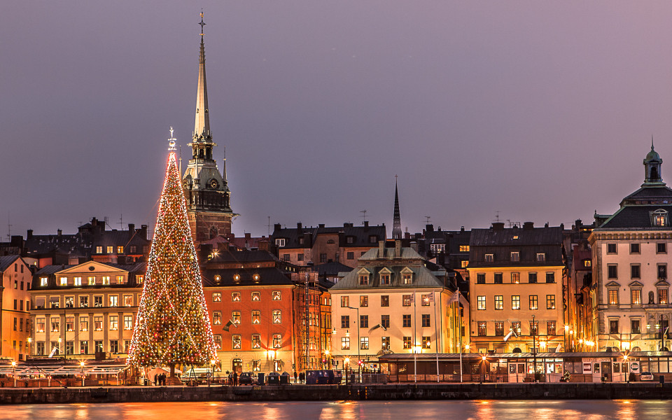 Altstadt von Stockholm beleuchtet zum St. Lucia Fest im Dezmber